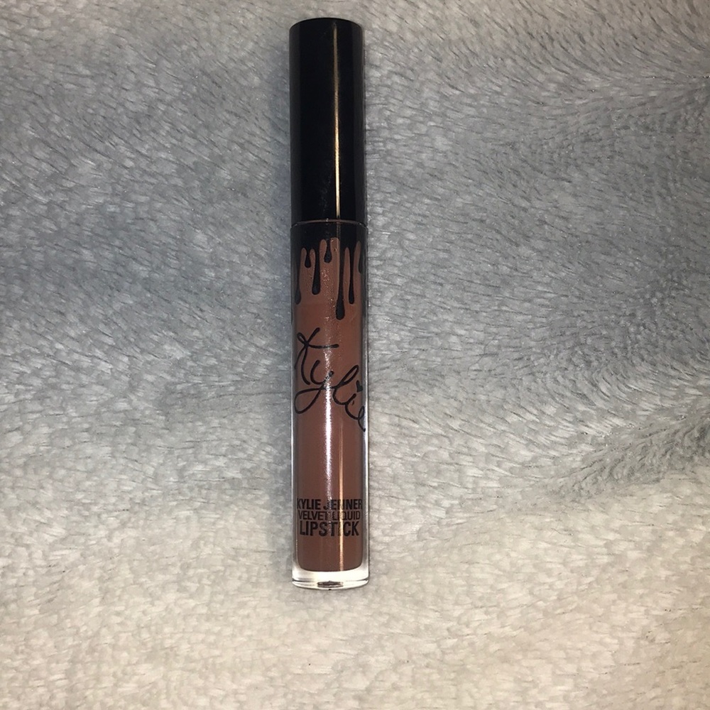 Kylie Jenner Velvet Liquid Lipstick!